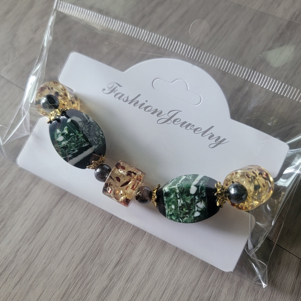 Elegant Green and Gold Beaded Bracelet